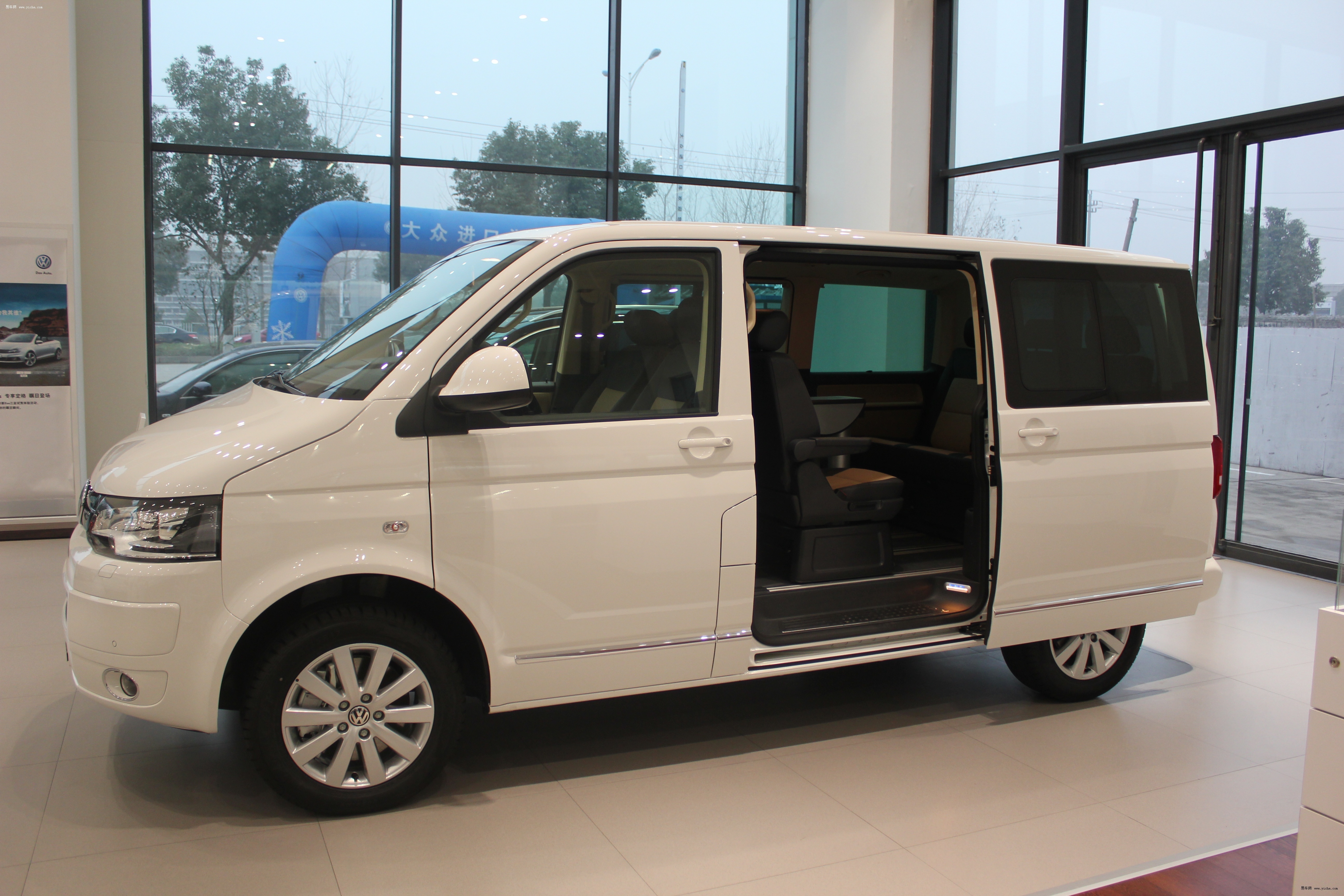 【图文】嘉兴大众multivant5有白色现车订金2万_新闻中心_易车