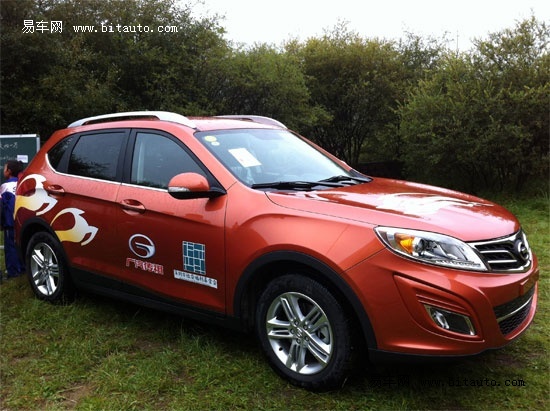 "羚羊车"颜色鲜艳,灵动的藏羚羊图腾深得孩子们喜爱