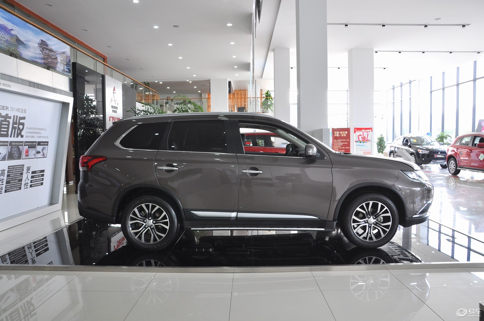 2016款三菱欧蓝德浙江博菱到店外观俊朗