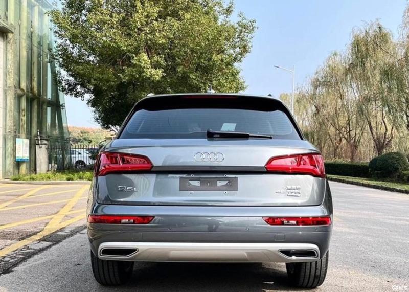 奥迪q5l 2020款 改款 40 tfsi 荣享进取型