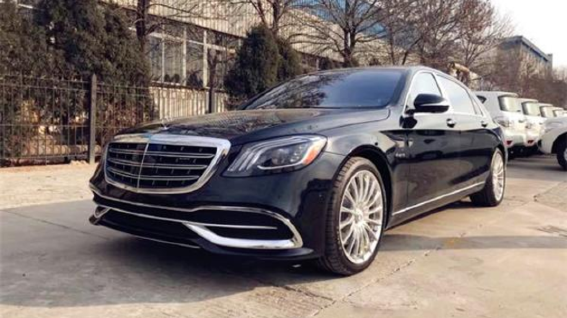 2018新款奔驰s560上市,配自动电吸门,230万对标宾利