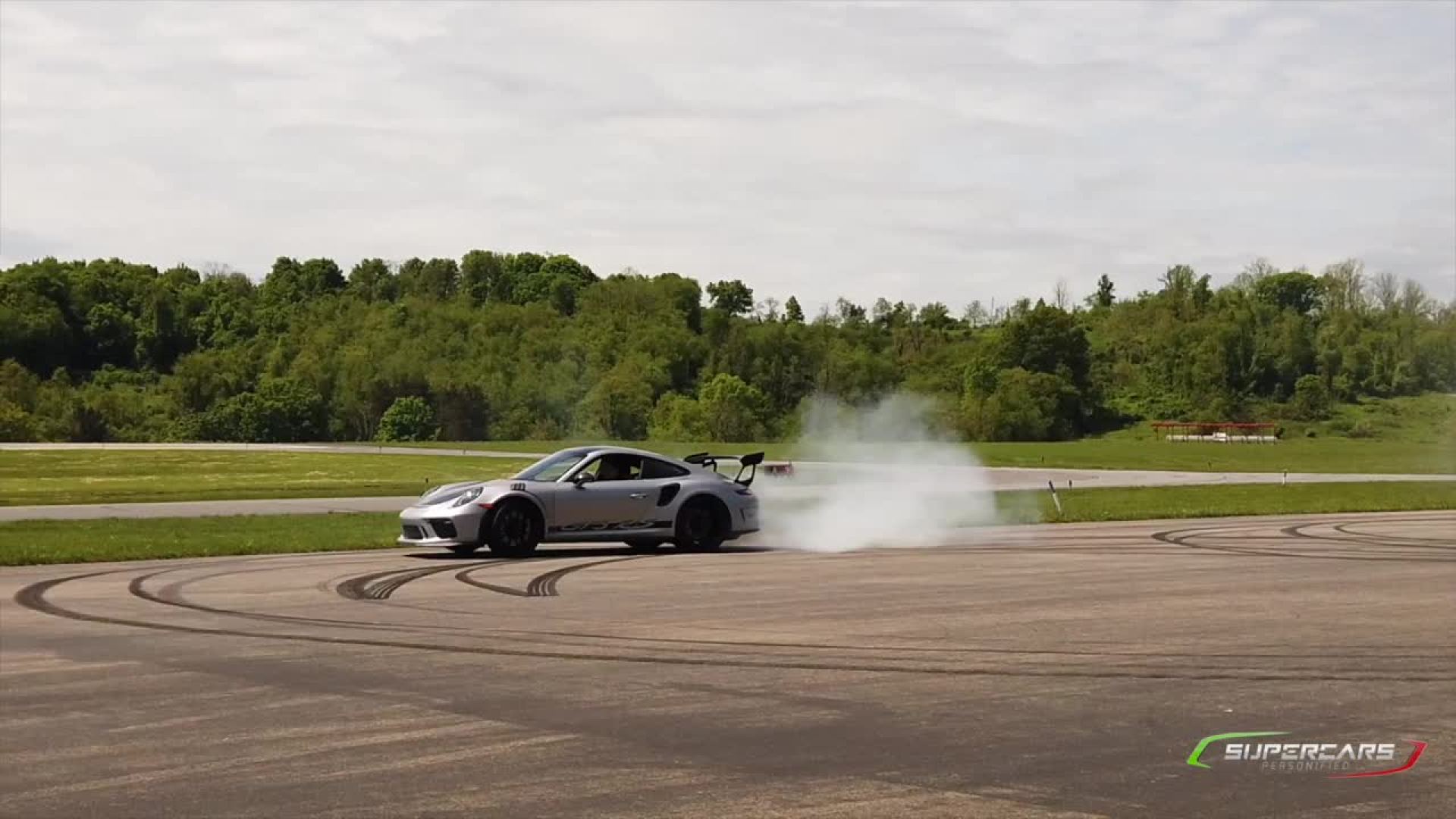 保时捷911 gt3 rs与宝马m5比烧胎