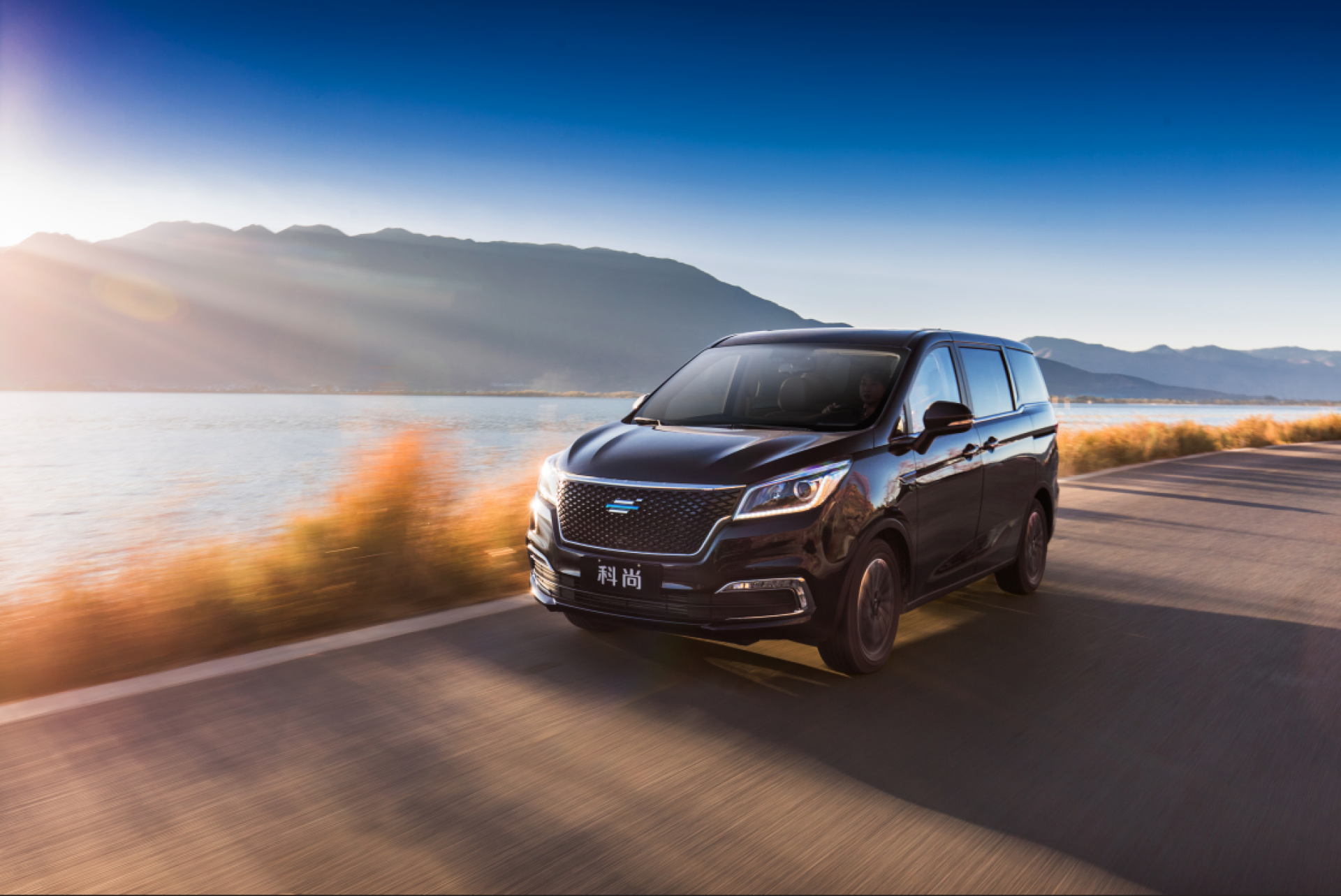 欧尚科尚9.68-12.98万心动上市,挑战合资高端mpv