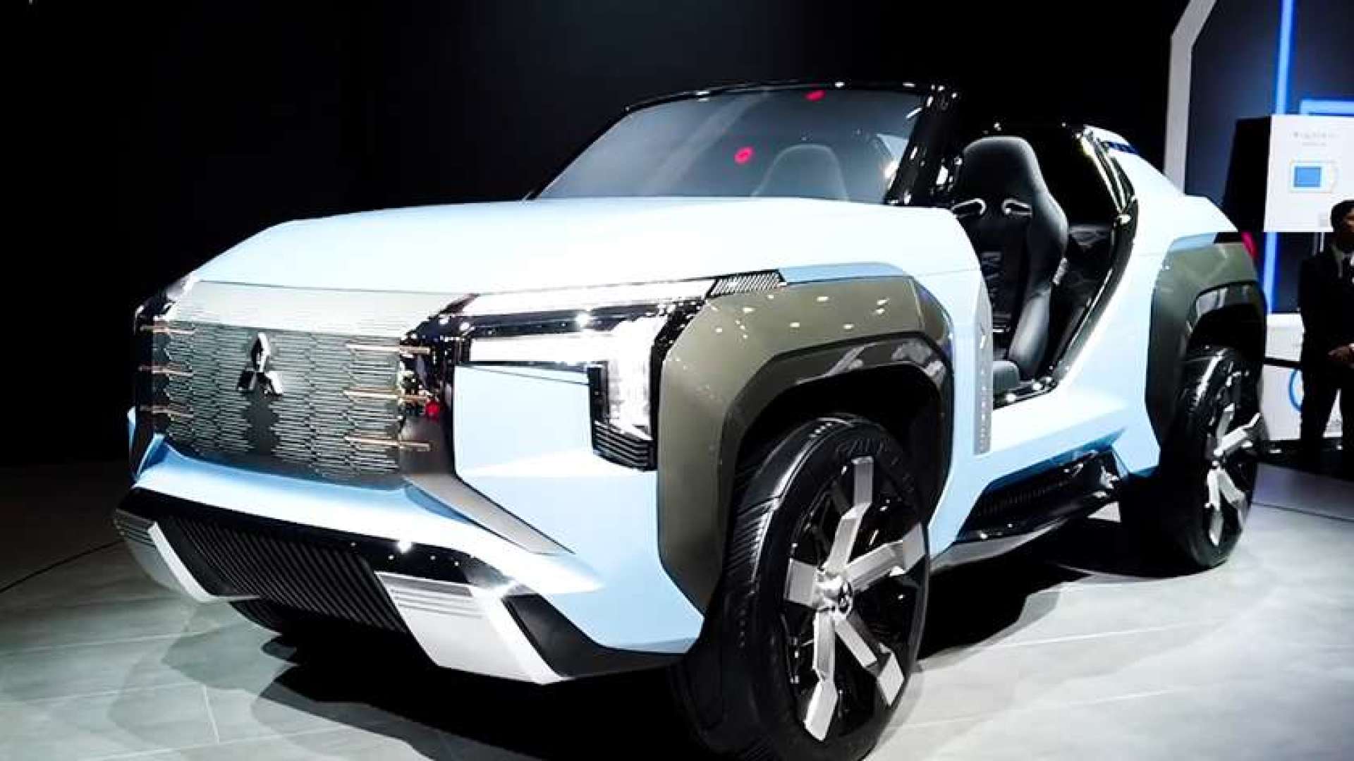 东京车展三菱mi-tech亮相,造型干练硬派,只看外观就想买!