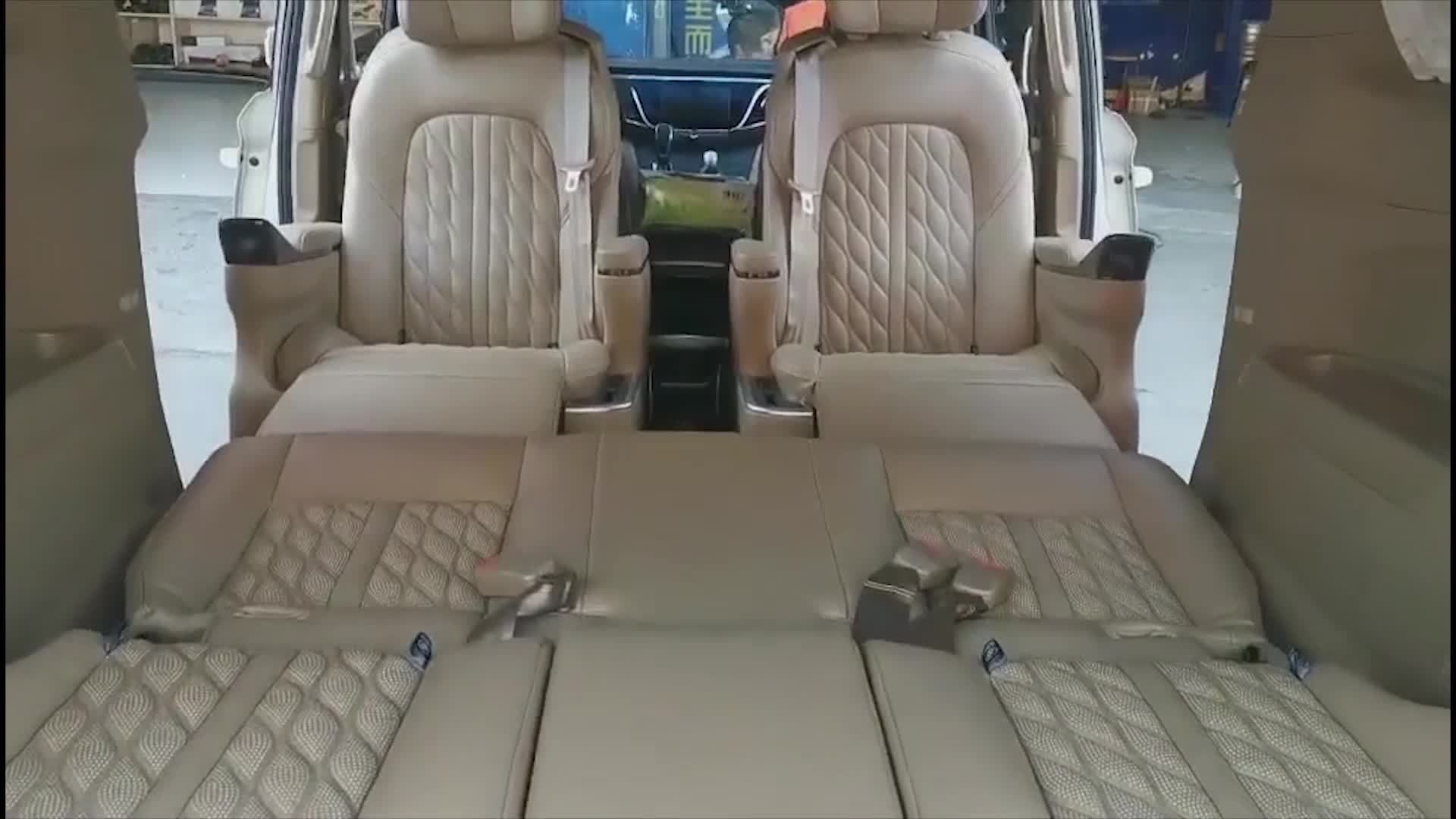 别克gl8房车改装,合正第三排座椅放倒能当床用