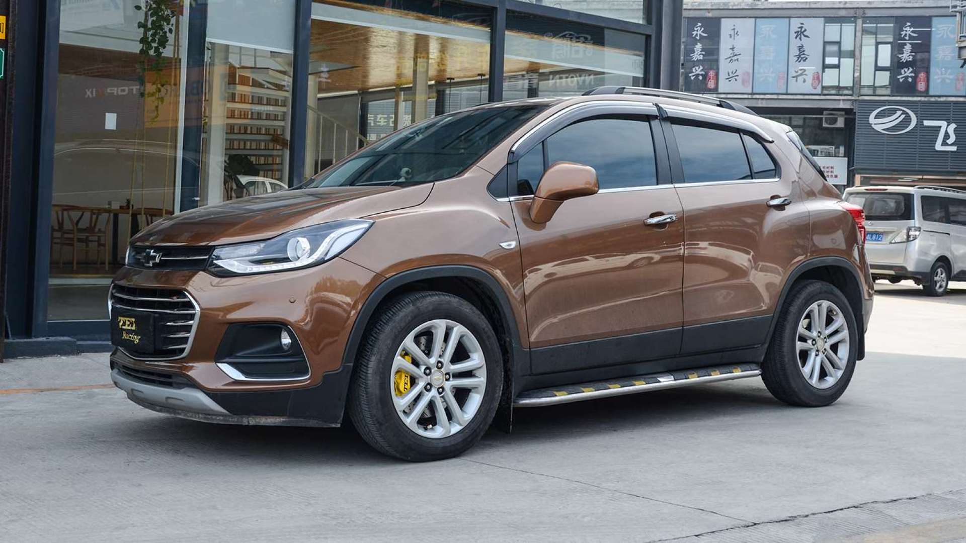 雪佛兰创酷改装德国tei racing刹车套装作业