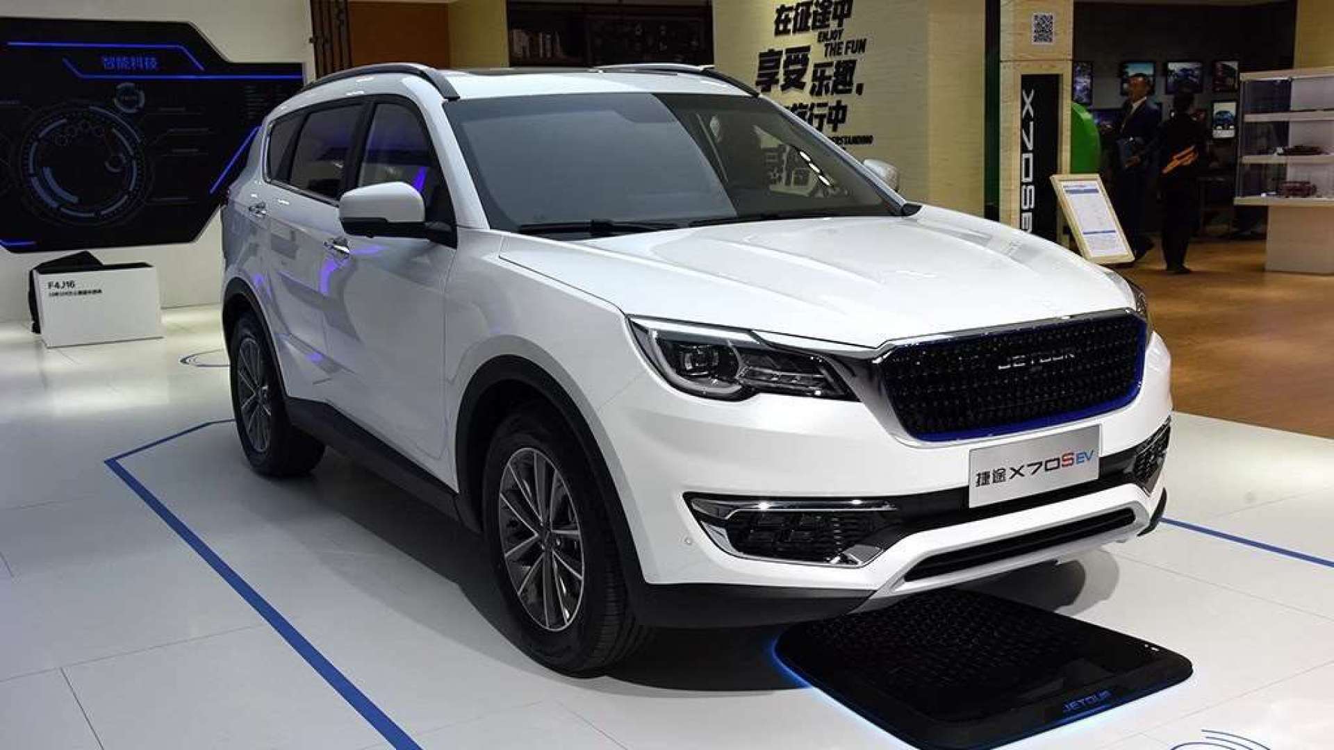 捷途首款纯电suv x70s ev成都上市,贴后14.98万起