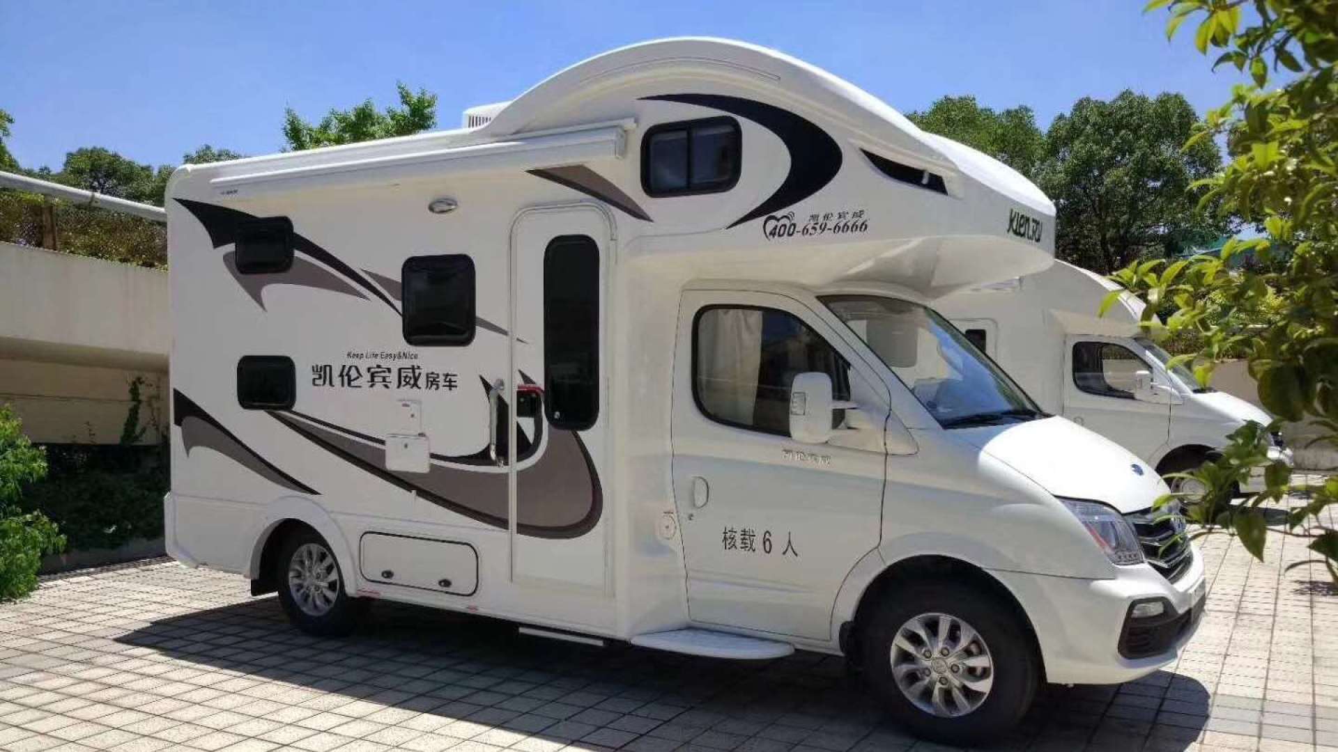 凯伦宾威大通c型房车,车长5.9米 上蓝牌c照可驾驶,核载六人