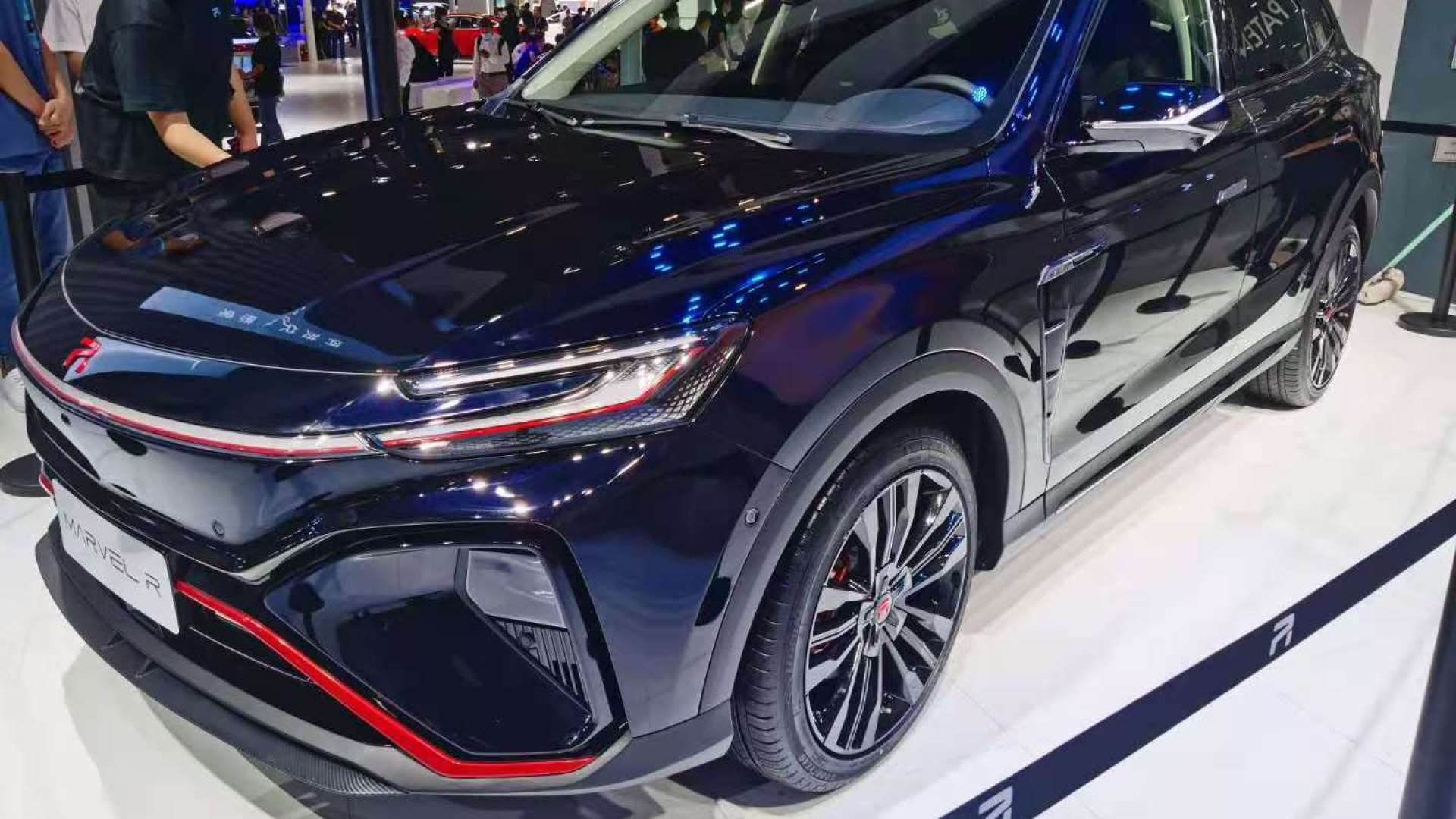 上汽r汽车新车亮相广州车展