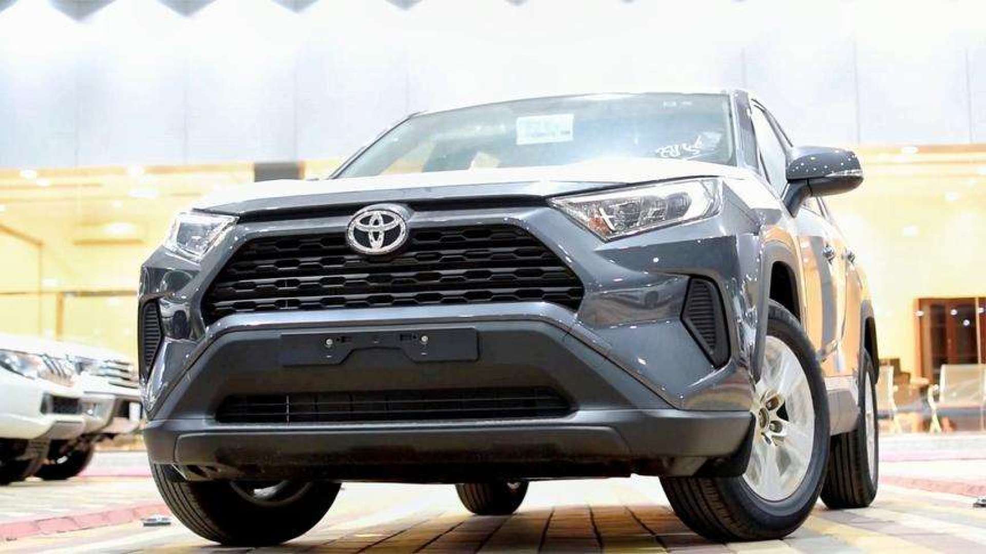 2021款丰田rav4到港,按下钥匙坐进驾驶室,还想着本田crv吗