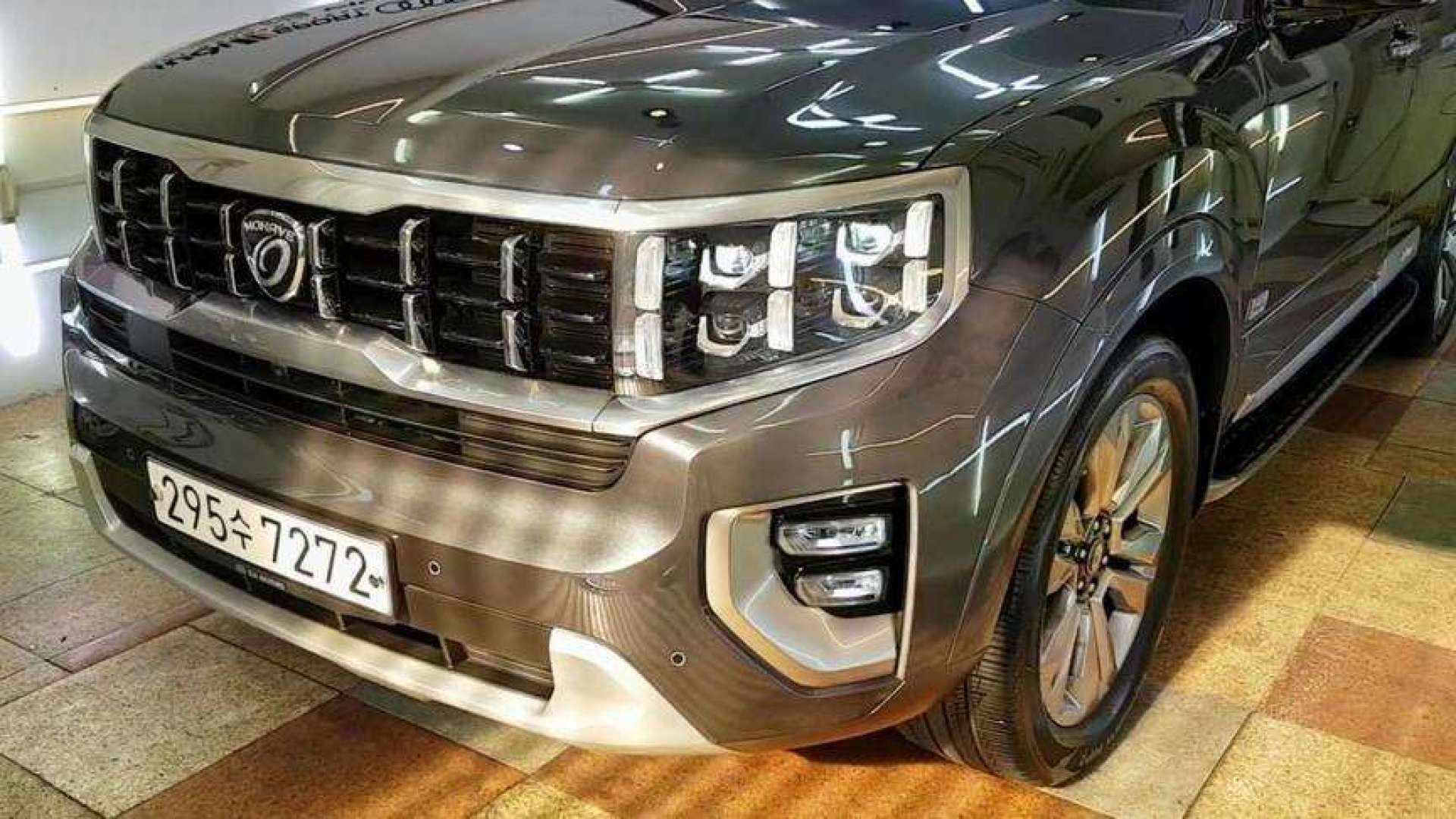 2021款起亚霸锐4wd登场,了解完外观和内饰,给个不买的理由!