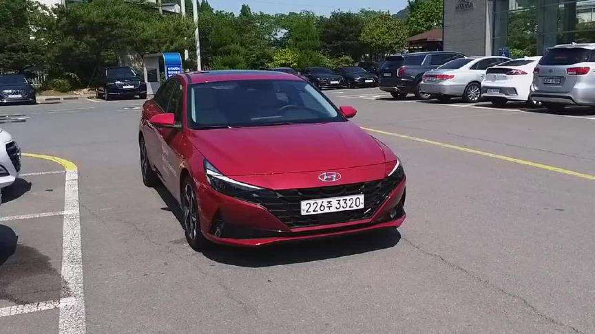 2021款现代伊兰特elantra,打开车门那刻才是惊艳的开始,太帅了