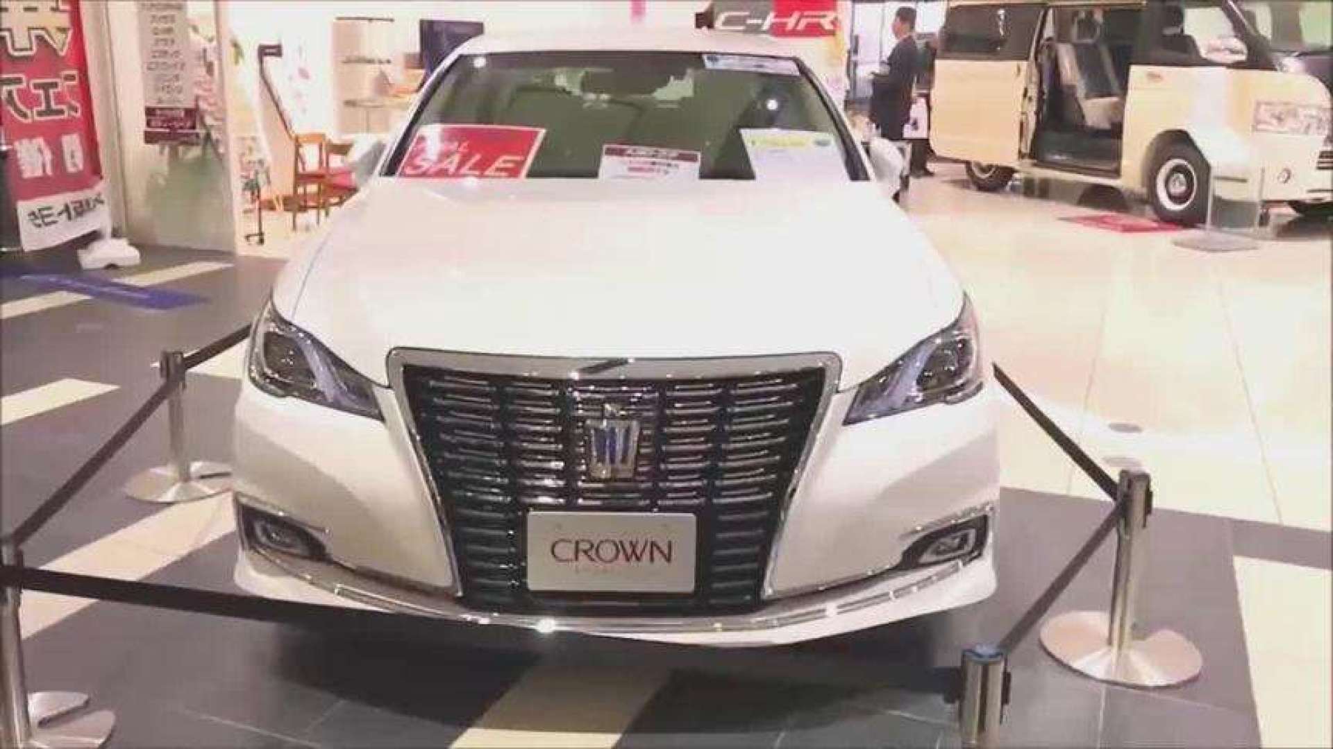 豐田皇冠crown混動版,看到帥氣顏值_易車視頻