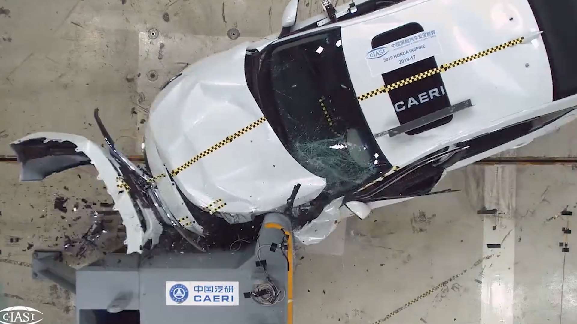 a柱断了 驾驶员头槌车门 本田inspire中保研碰撞结果公布