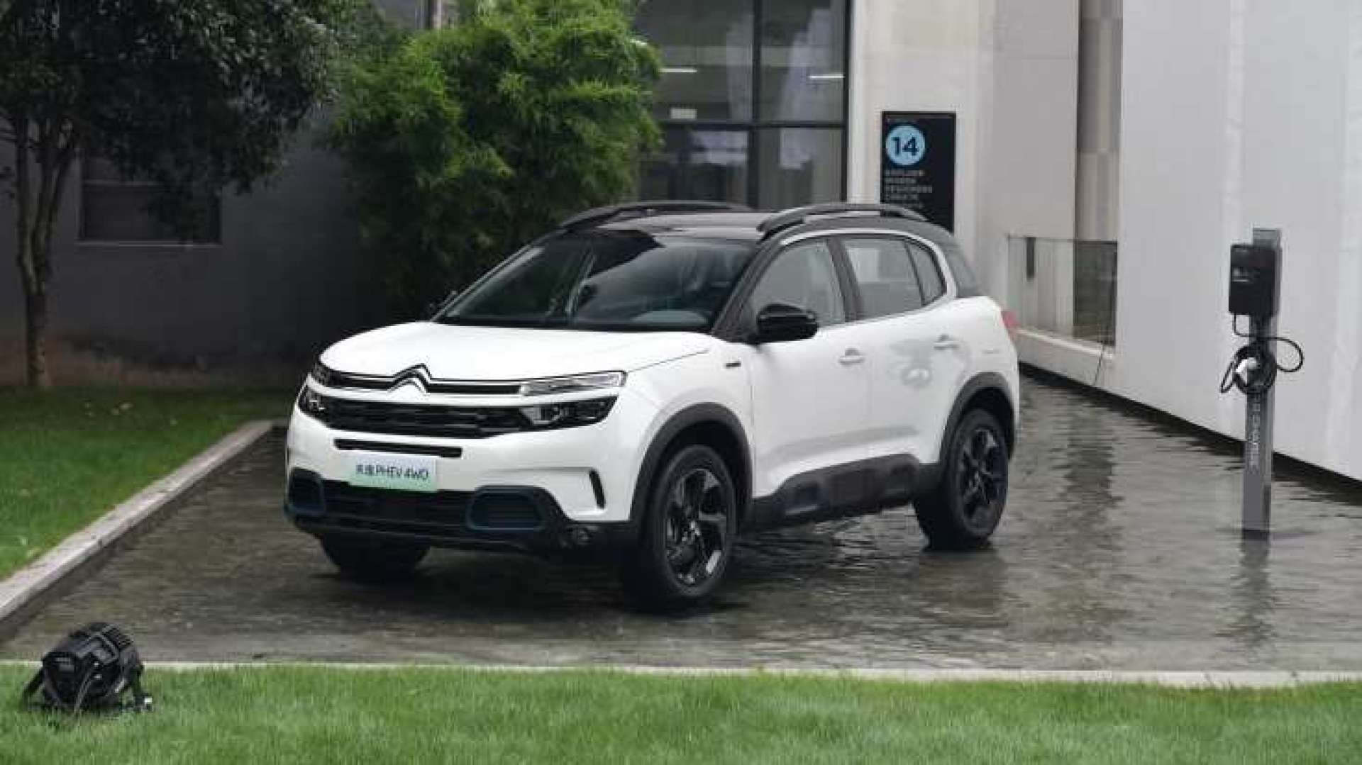 天逸c5 aircross phev实车亮相