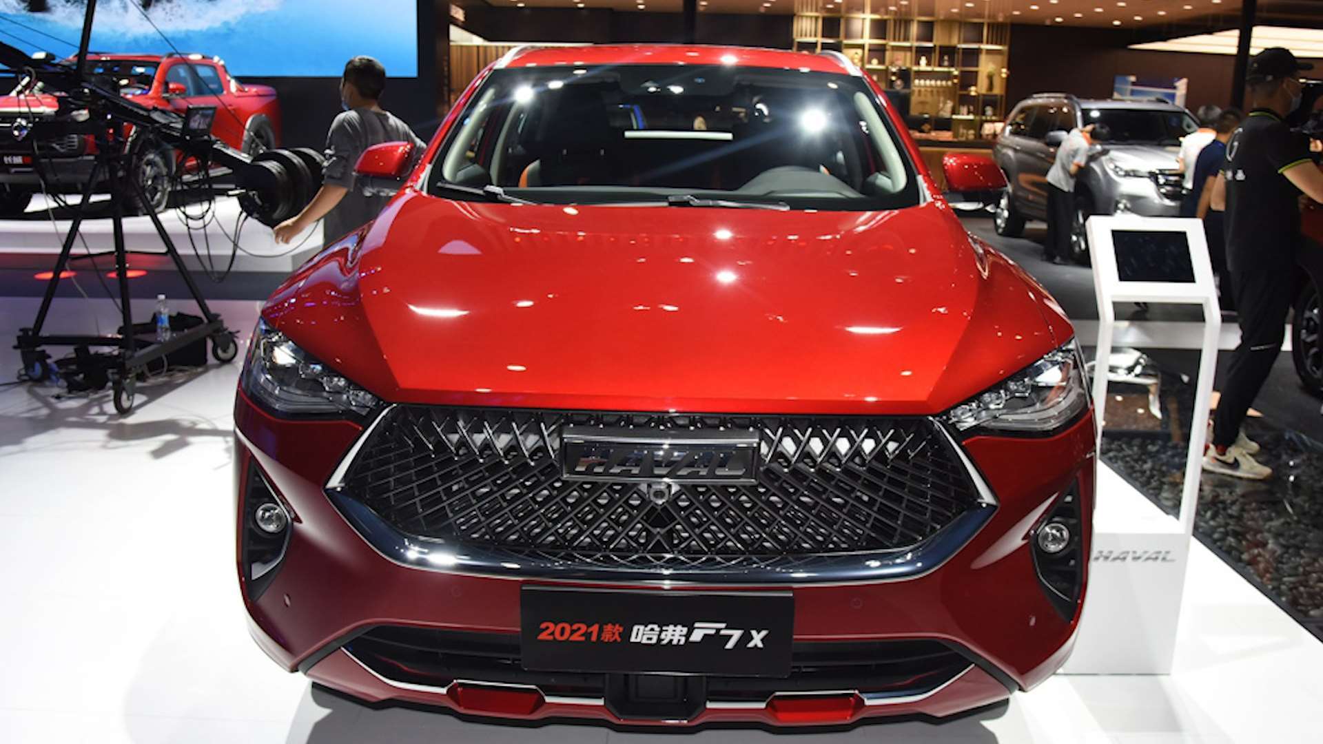 搭载最新的车载信息系统 新款哈弗f7x亮相成都车展