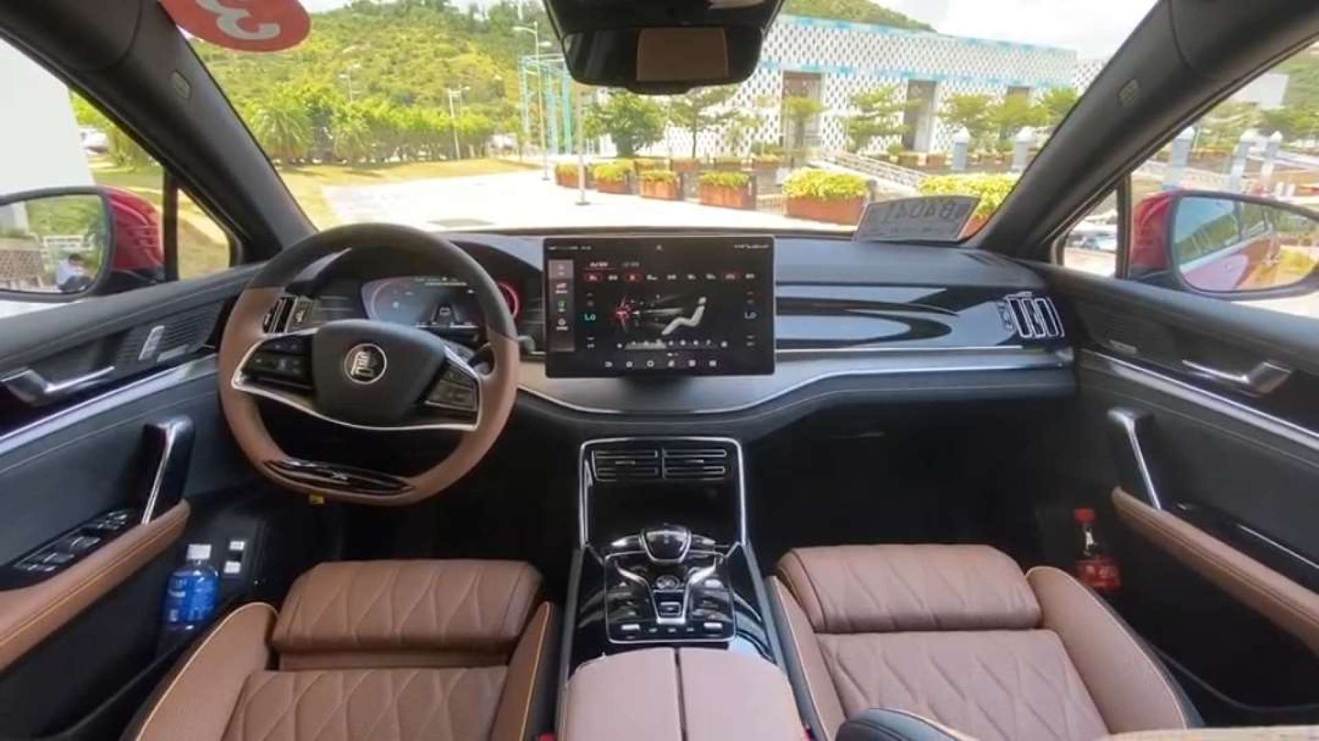 抢鲜看:2021款唐dm四驱高性能版内饰设计,更加豪华精致