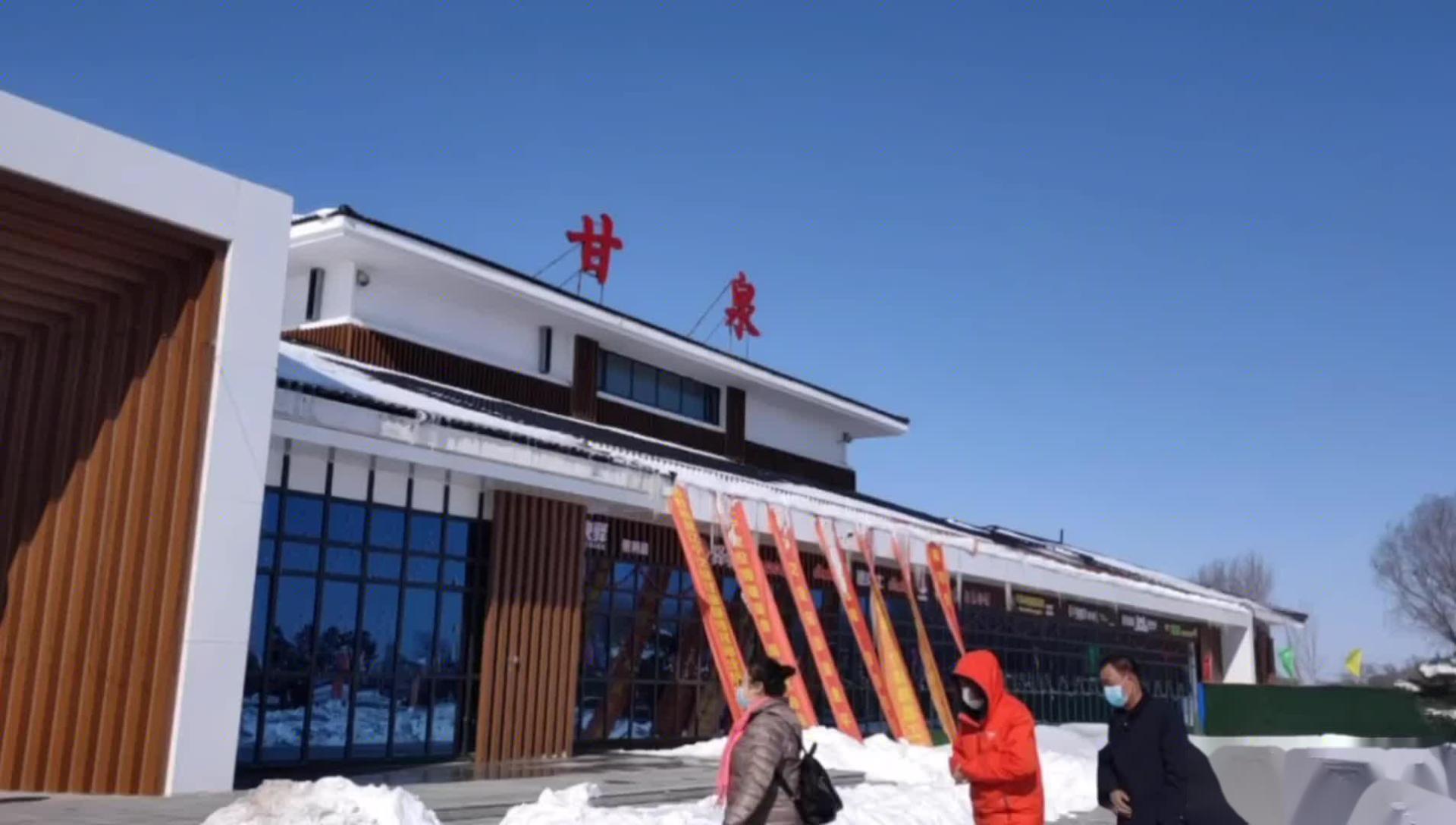 甘泉服务区,所有人都在买玻璃水!